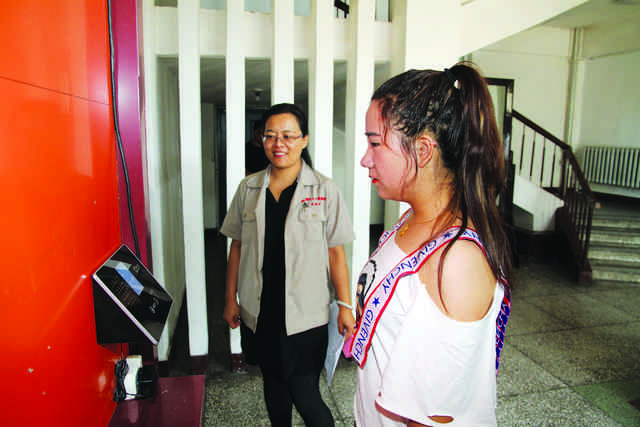 為加強(qiáng)公司機(jī)關(guān)基礎(chǔ)管理，公司機(jī)關(guān)自本月1日起實(shí)行考勤刷臉管理制度