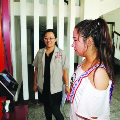 為加強(qiáng)公司機(jī)關(guān)基礎(chǔ)管理，公司機(jī)關(guān)自本月1日起實(shí)行考勤刷臉管理制度